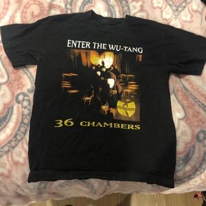 “Wu-tang” graphic T-shirt